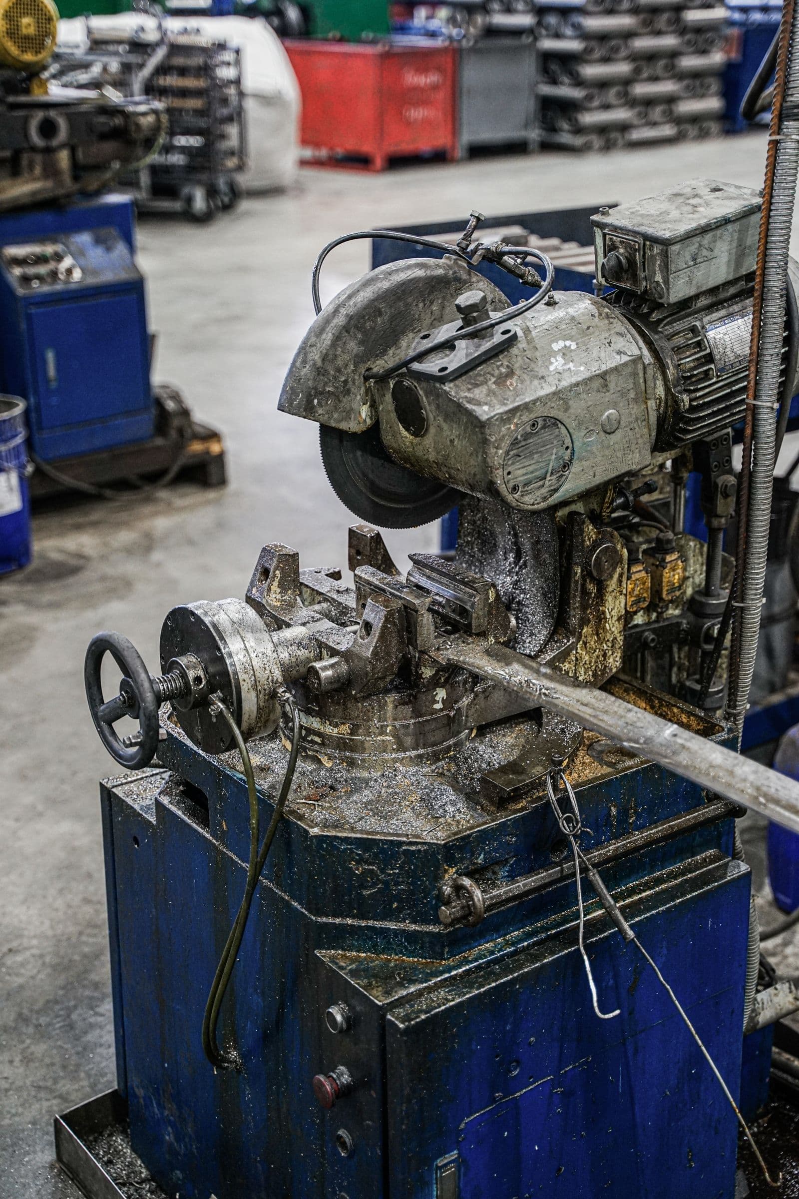 Plastics process machine with hydraulic unit