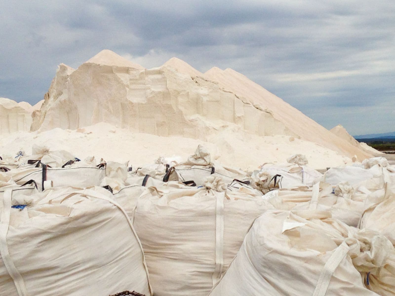 Refined salt stockpile with bagging